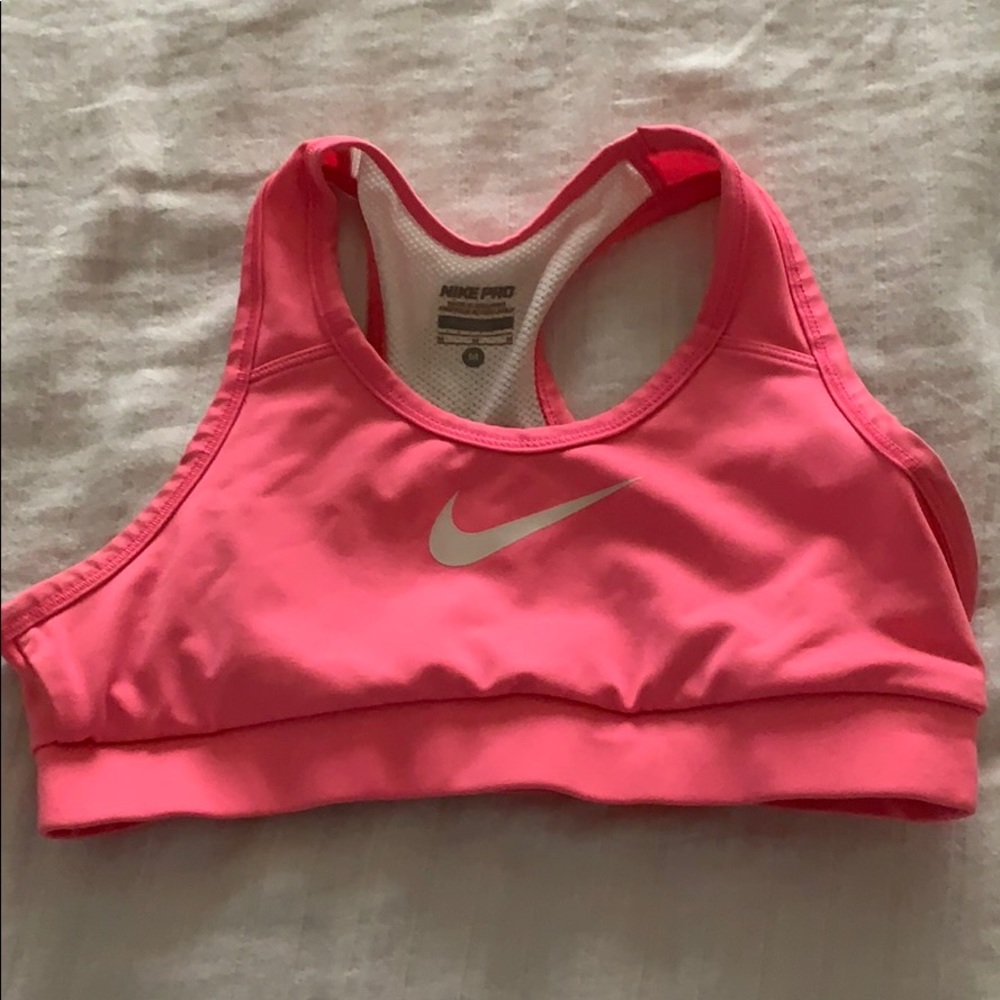 sports bra